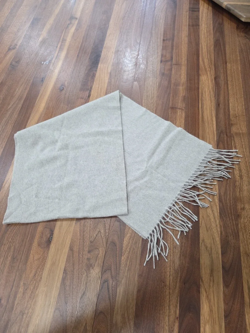 Vintage Amicale 100% Cahmere Made In USA Tan/Beige Scarf With Frindge